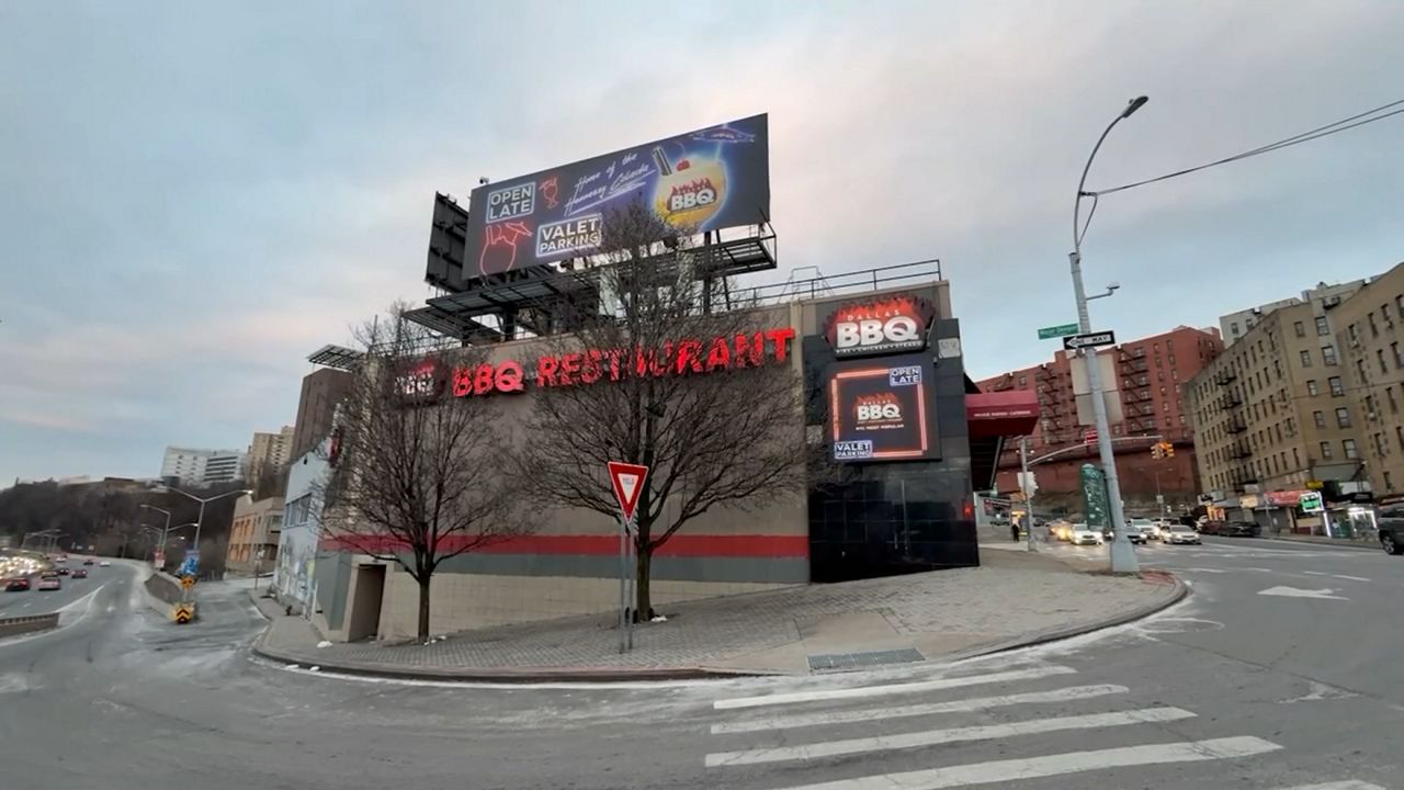 Dallas BBQ closes longtime Bronx location on West Fordham Road