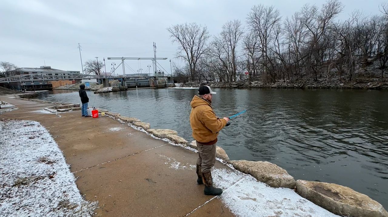 ice fishing lot - Fishing - De Pere, Wisconsin