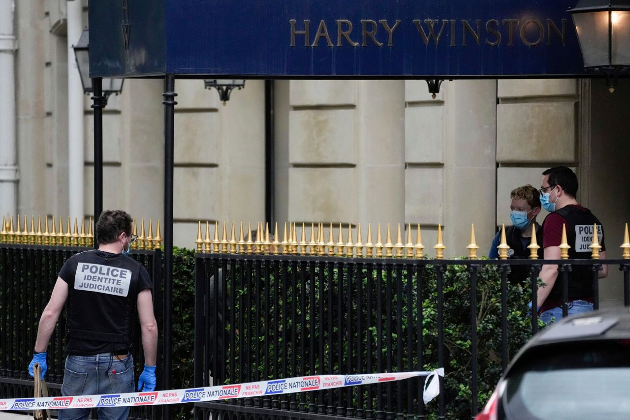 Armed robbers hit luxury store in Paris reported to be 'Jeweler to the ...