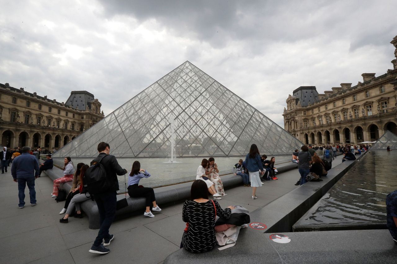 Louvre employees mull closing museum again over overcrowding