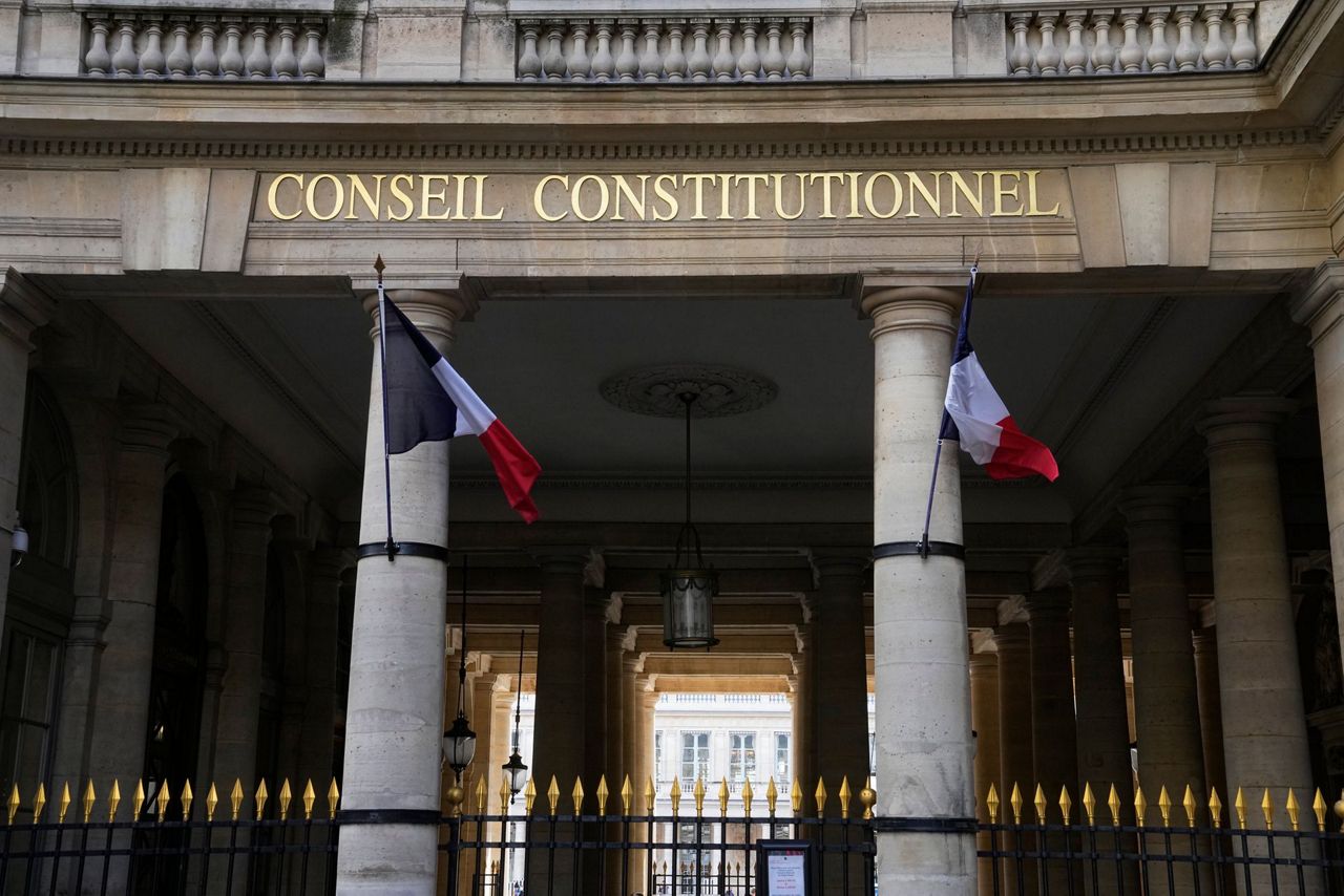 Le système constitutionnel français peut-il arrêter le projet de loi controversé sur les retraites ?
