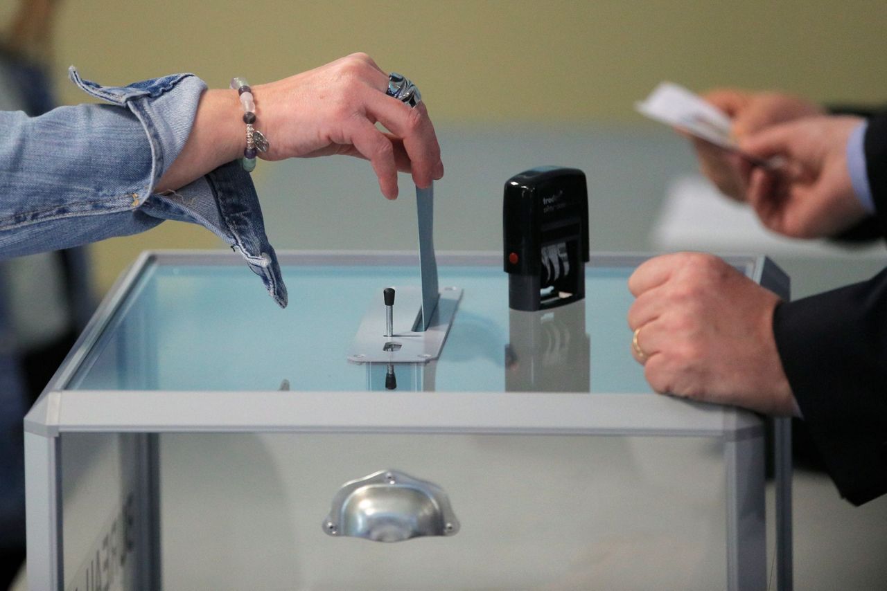 Voting opens in France runoff between Macron and Le Pen