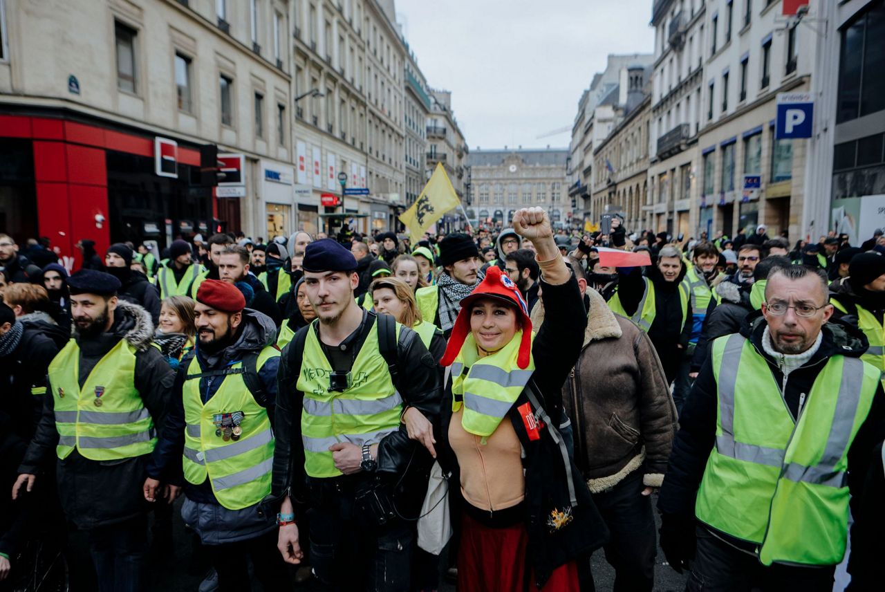 Paris protesters try to revive yellow vest movement