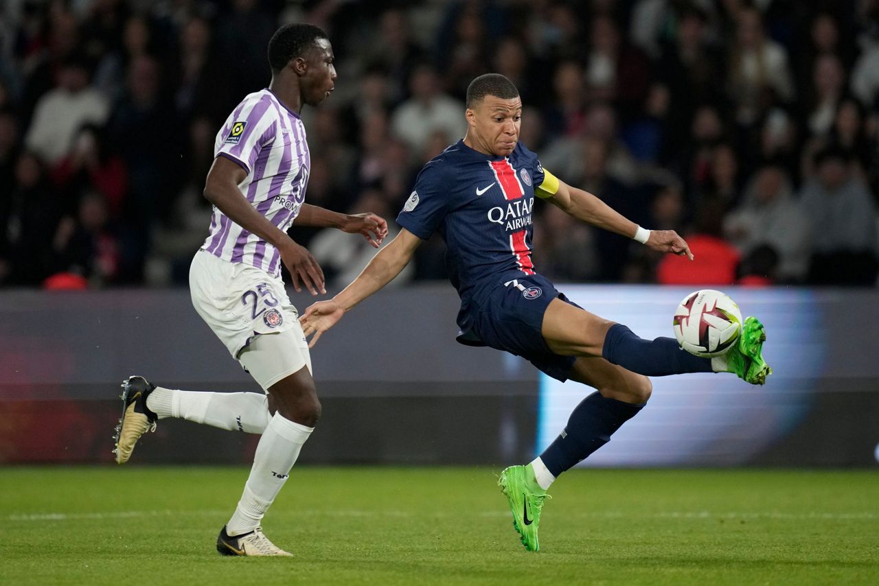 Mbappé Gets A Mixed Reception From Fans In His Last Home Game For PSG