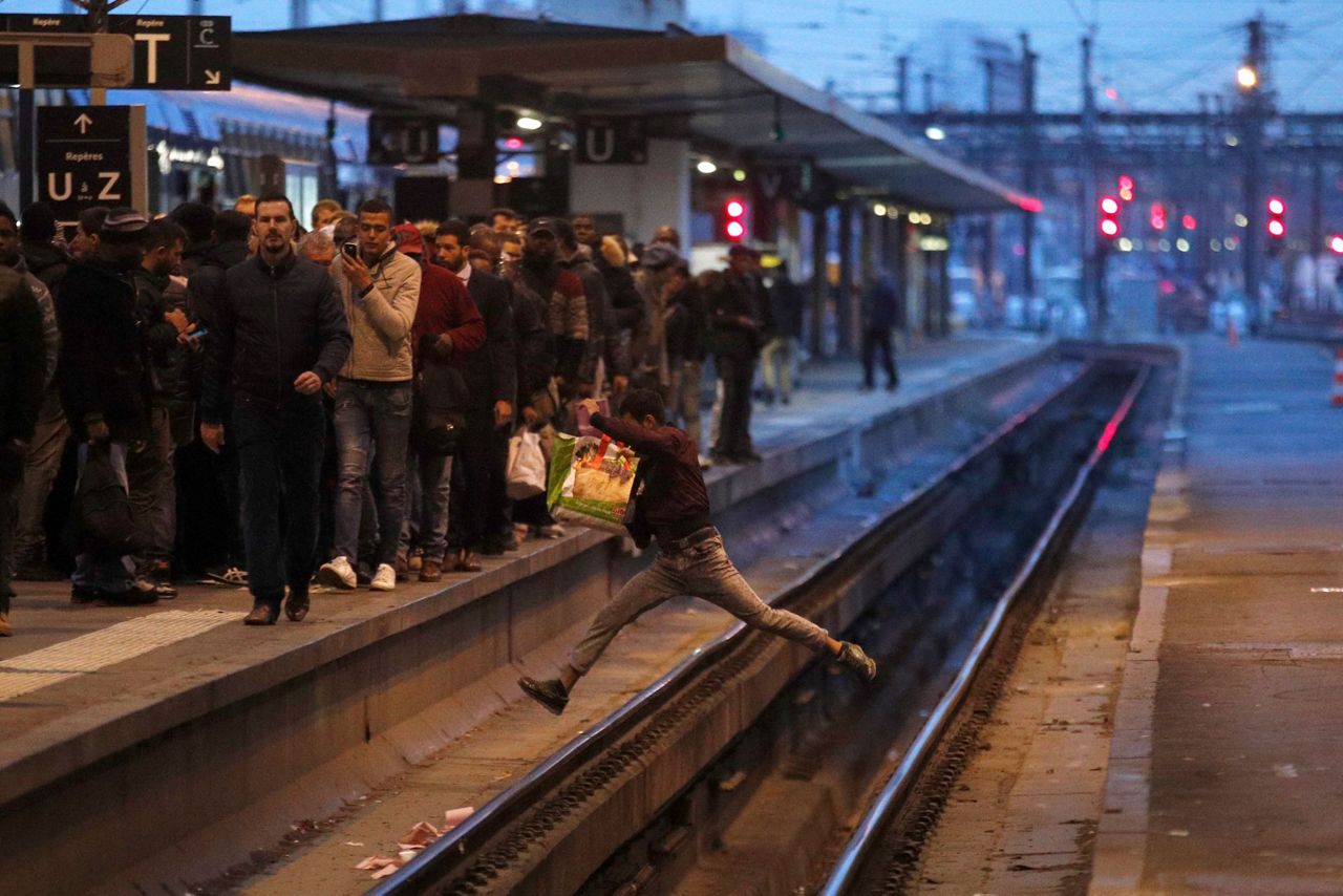 France readies for massive transport strike Thursday