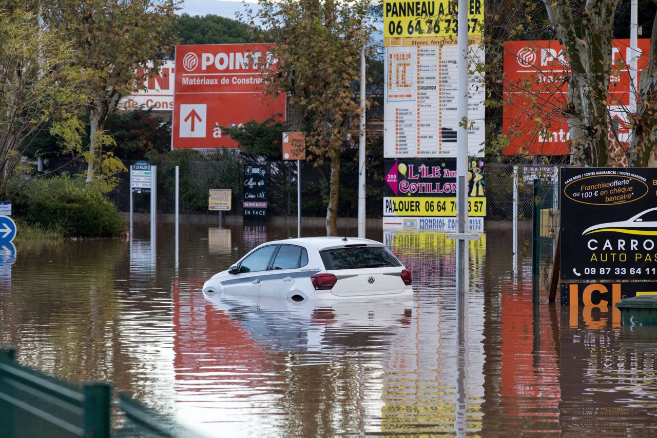 Rescuers among 5 dead in storms on French Riviera