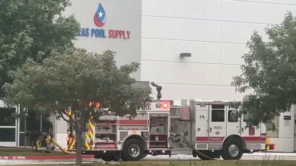 Firefighters respond to a chemical fire at Texas Pool Supply in Frisco, Texas, on Sept. 25, 2024. (Spectrum News 1/FILE)