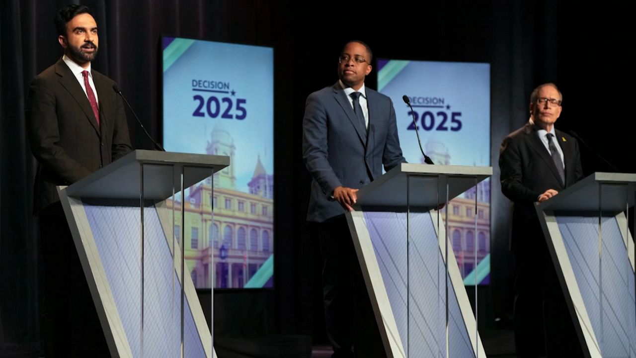 Seven mayoral candidates squared off in final Democratic debate. (Spectrum News NY1)