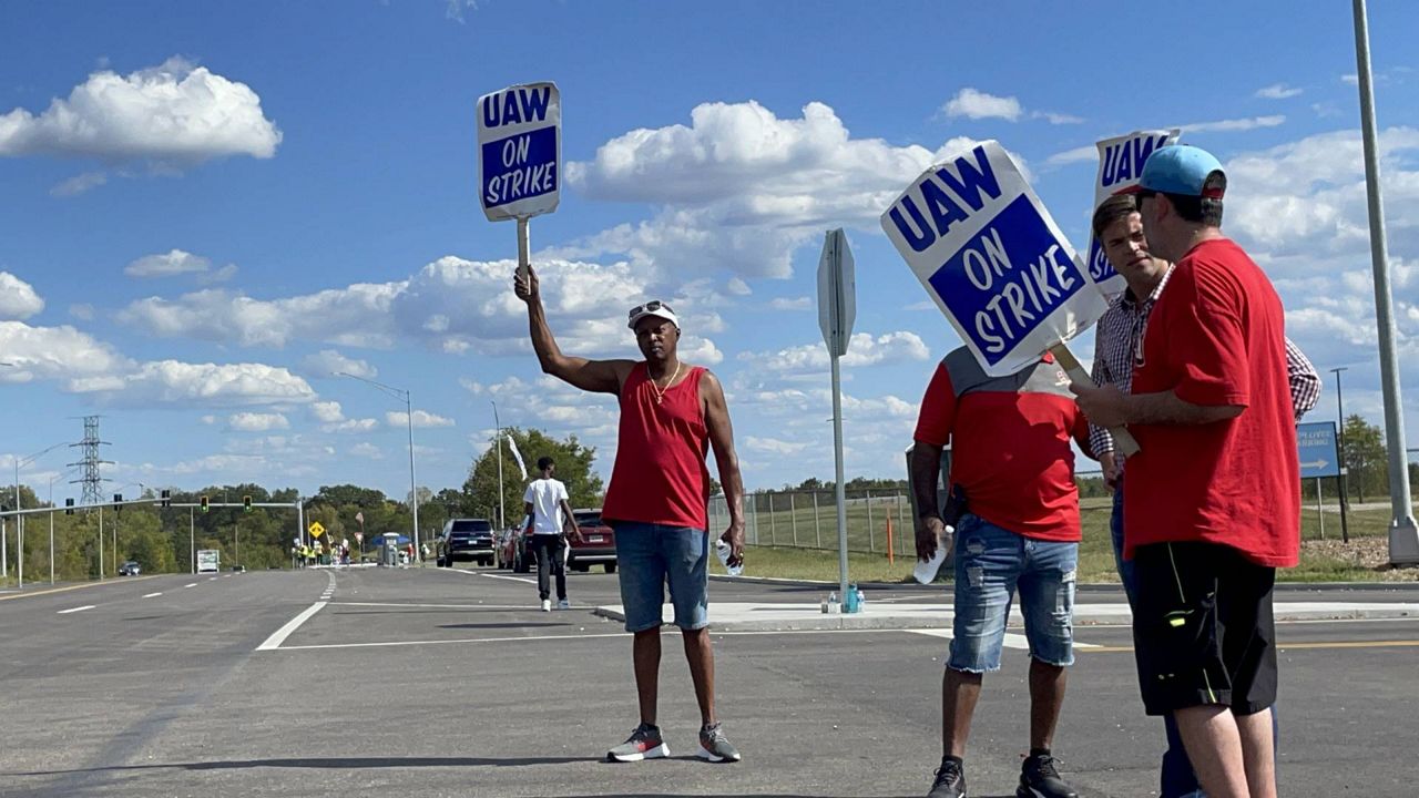 Workers on strike outside the General Motors Assembly plant on September 25, 2023 in Wentzville, Mo. (Spectrum News/Gregg Palermo