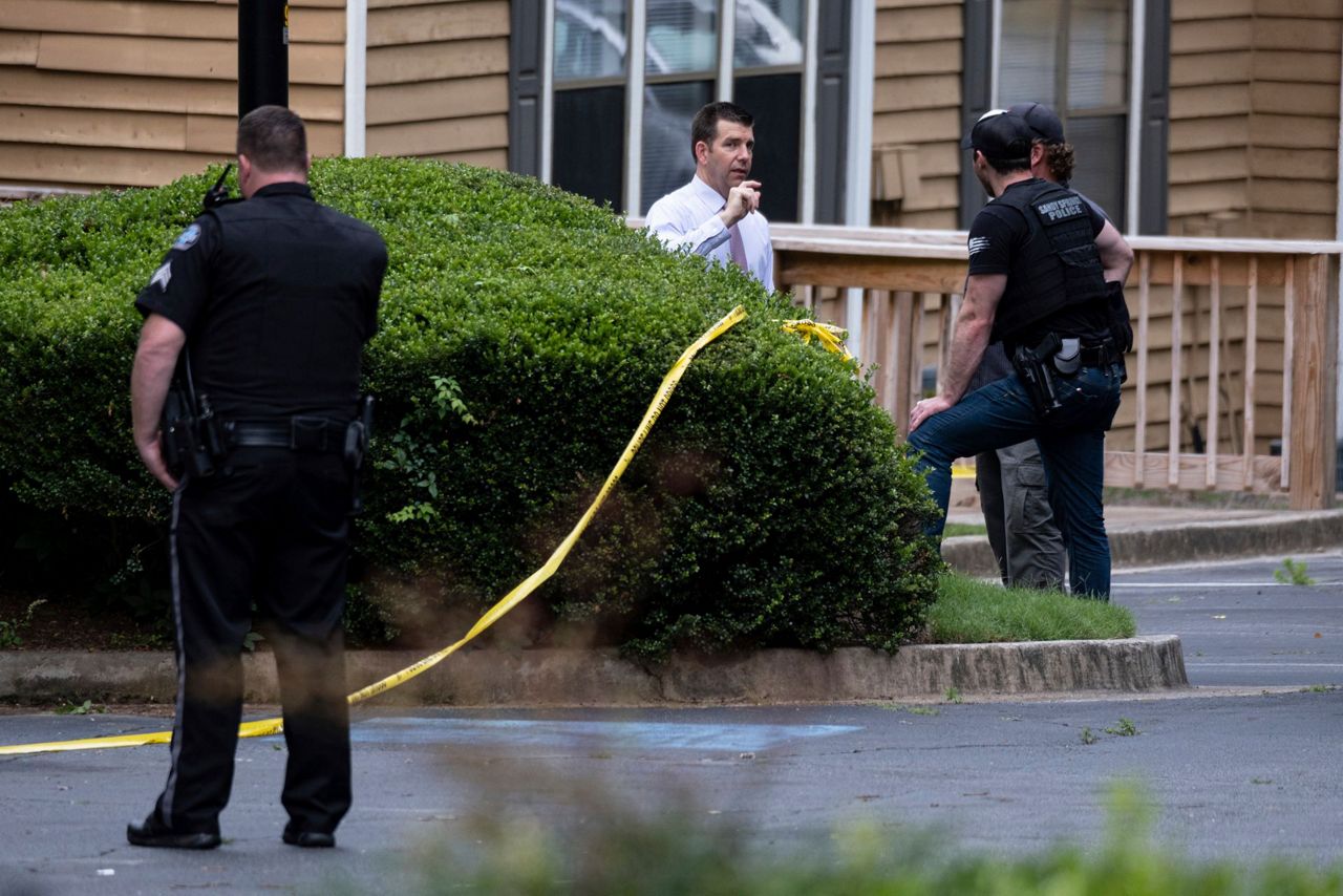 Police Suspected Baltimore gang leader dead after standoff