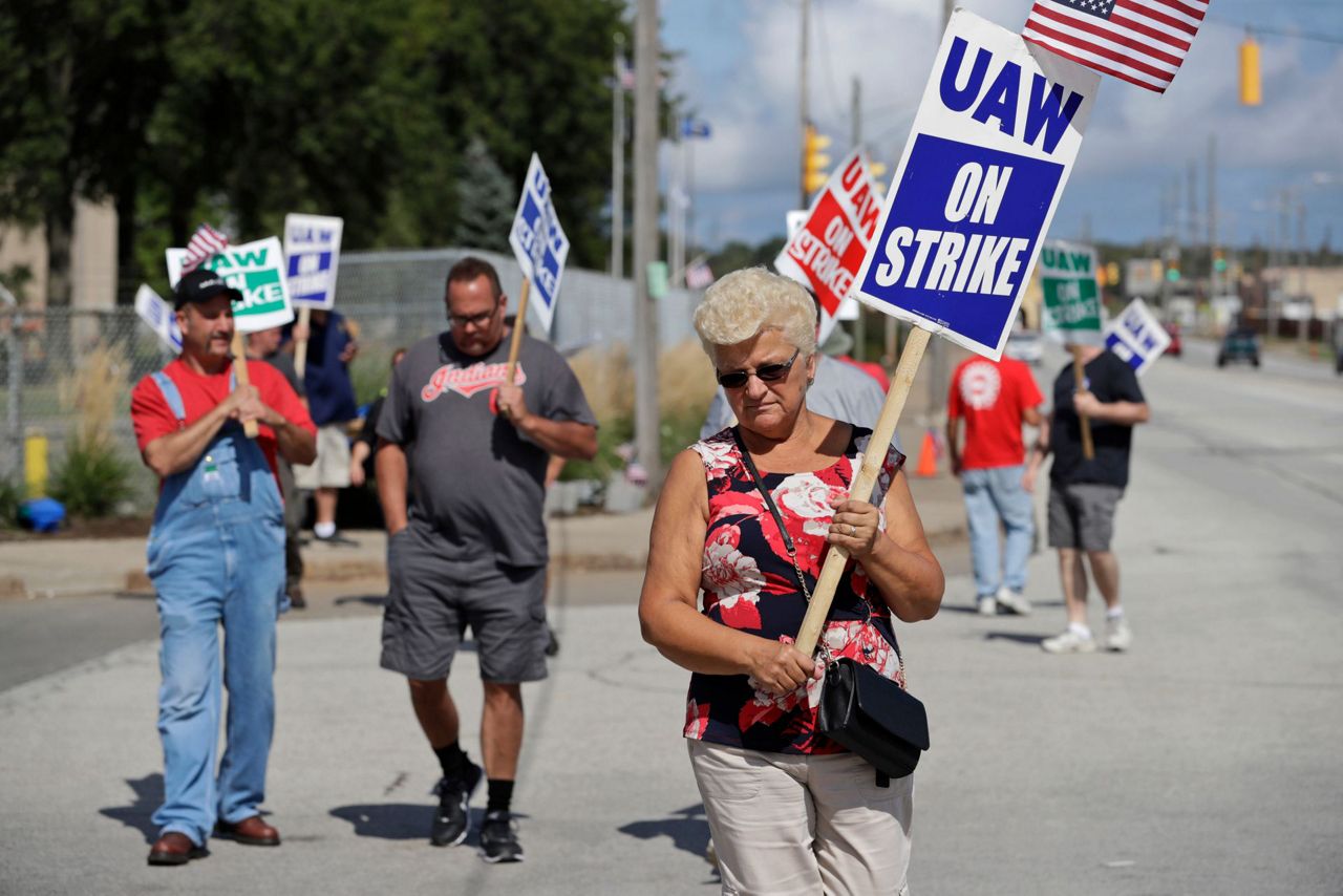 GM strike enters 2nd week with no clear end in sight