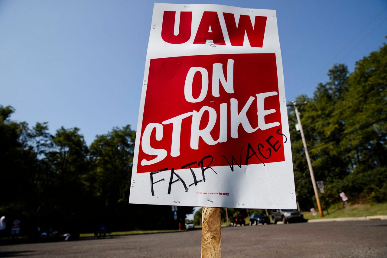 GM strike enters 2nd week with no clear end in sight