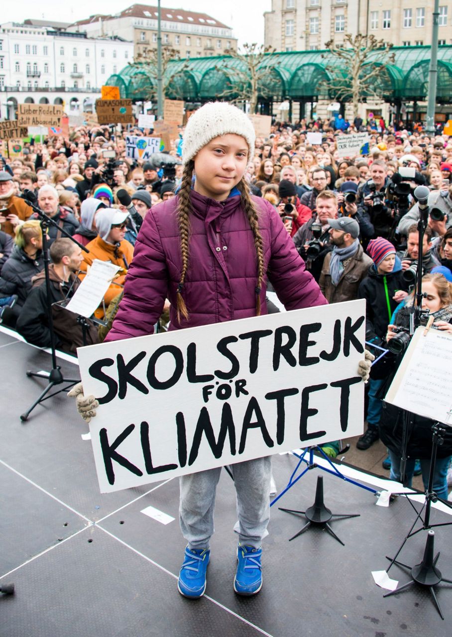 Thousands gather in Hamburg, elsewhere for climate protest