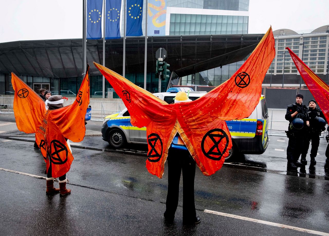 UK High Court says blanket ban on XR protests was unlawful