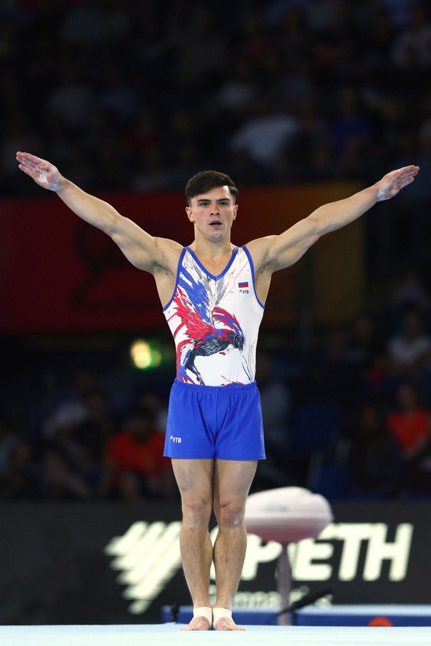 Гимнаст артур далалоян фото Russia beats China to win men's team world gymnastics gold