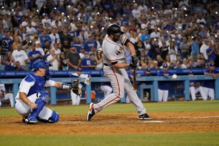 Watch: Klay Thompson reacts to brother Trayce's RBI double vs. Giants