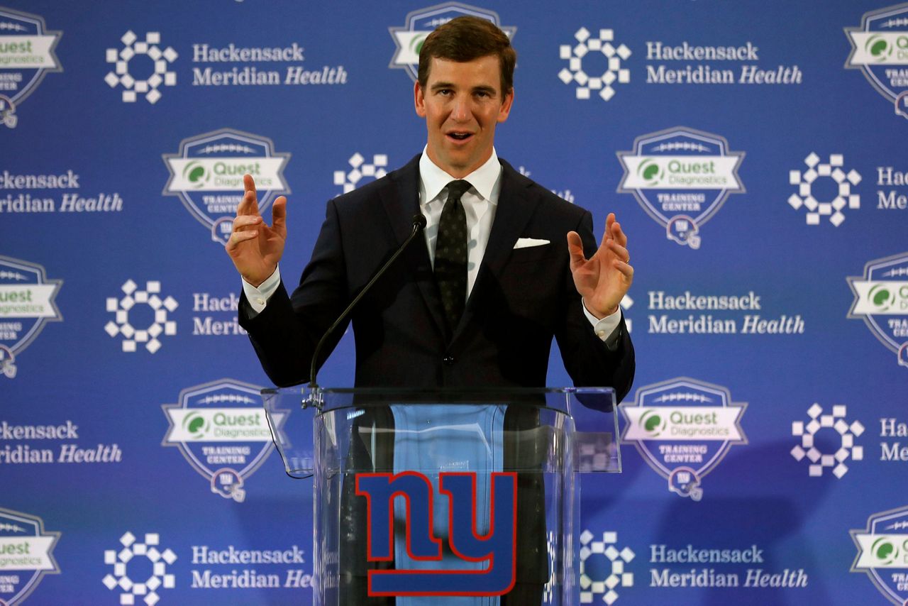 NY Giants induct Eli Manning into Ring of Honor, retire jersey No. 10