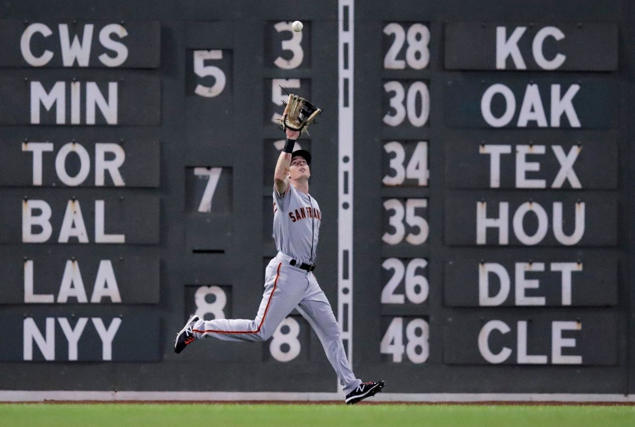 San Francisco Giants right fielder Mike Yastrzemski (5) in the