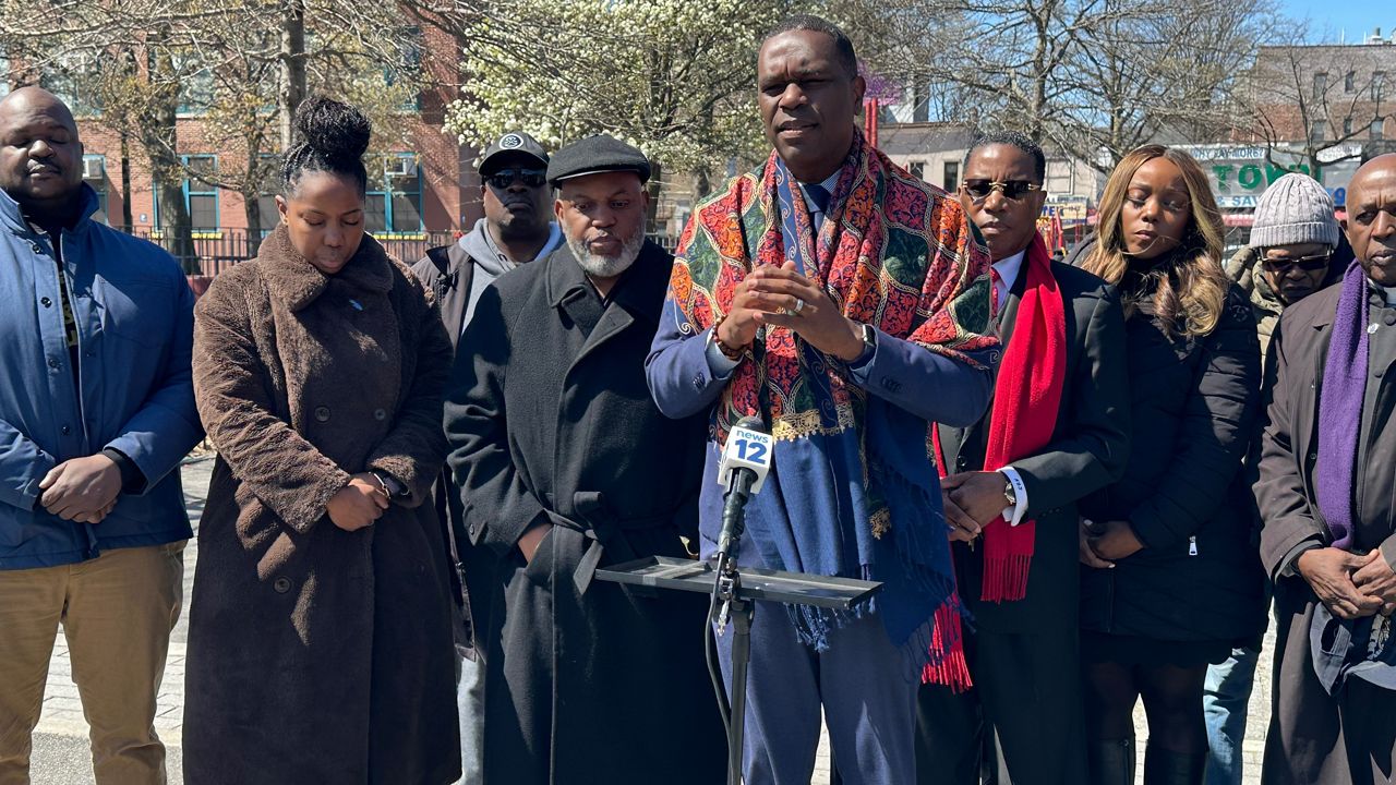 Hochul aide rallies with supporters to decry federal bribery probe