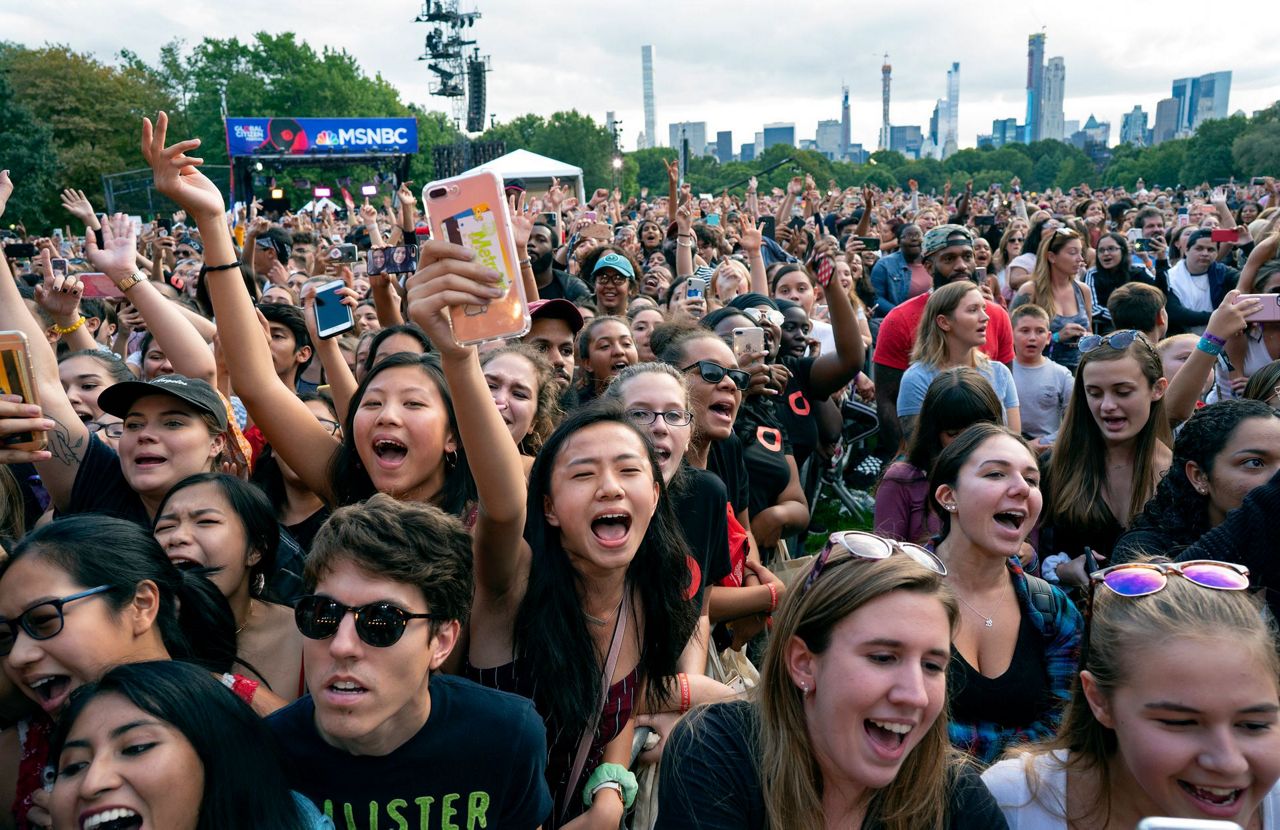 Thousands in Central Park panic after barrier collapse