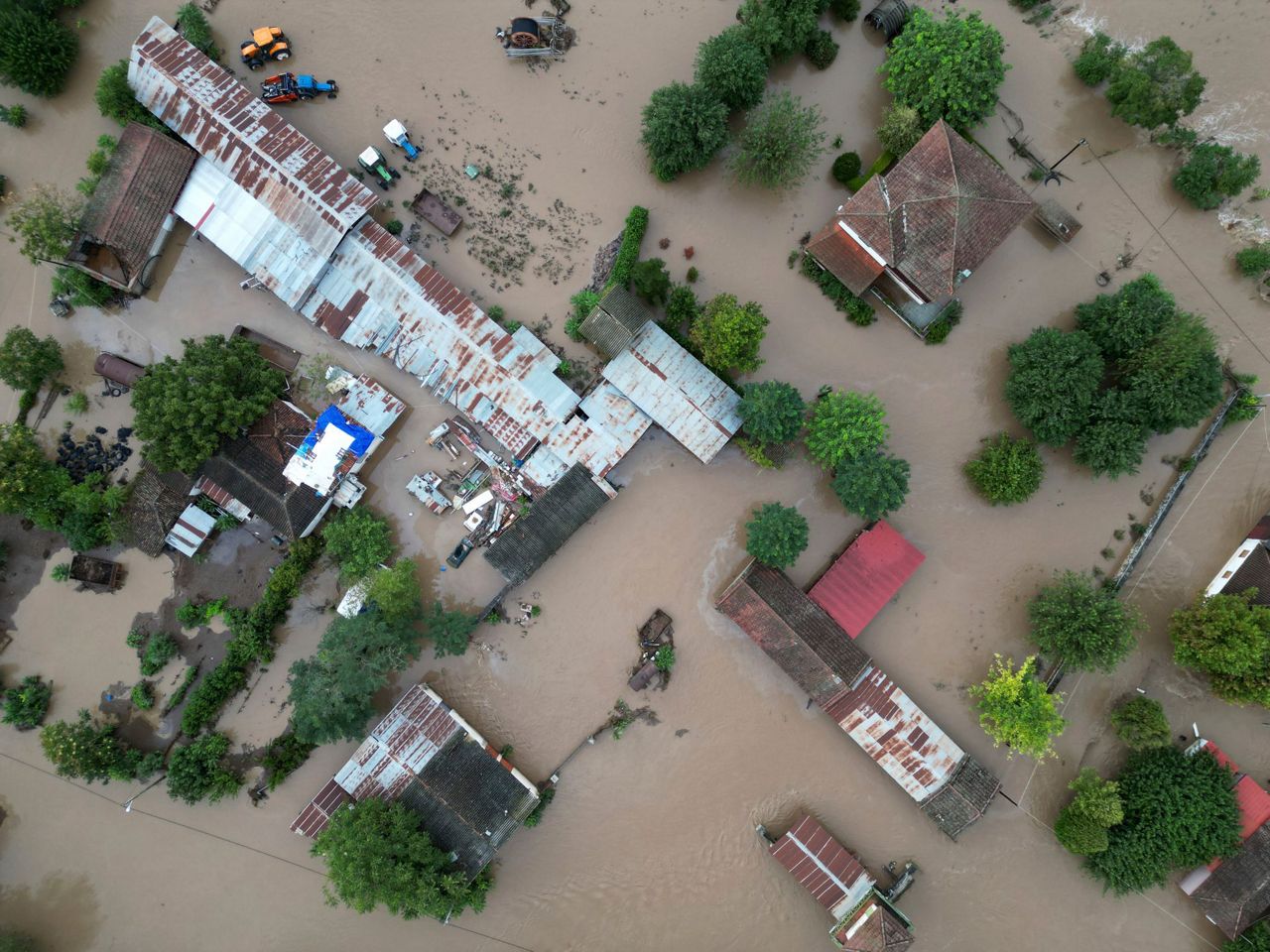 More than 800 rescued after extreme flooding in Greece turns