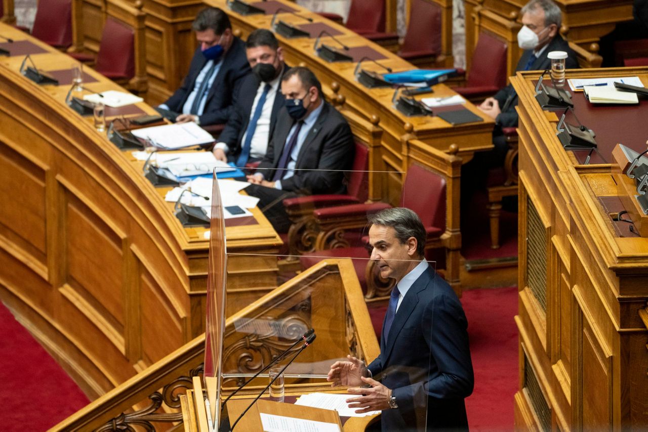 Greek parliament set to ratify major arms deals with France