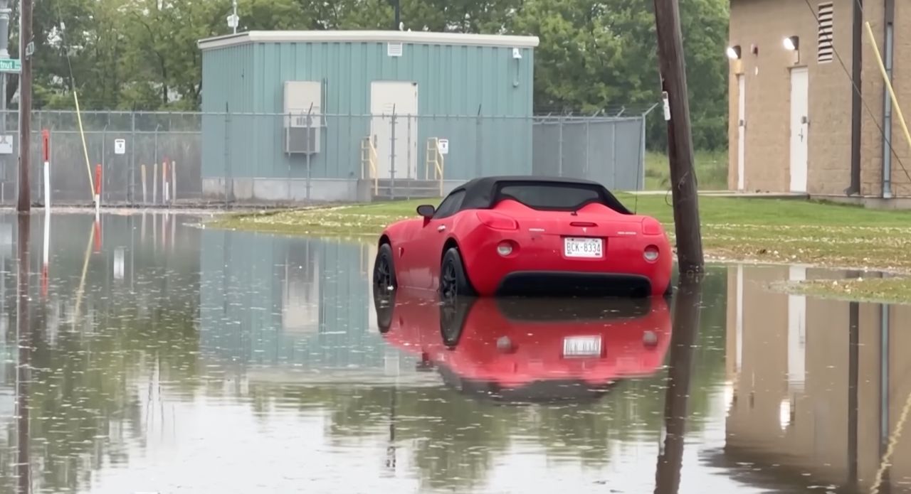 Crews face flooding, downed power lines in Green Bay