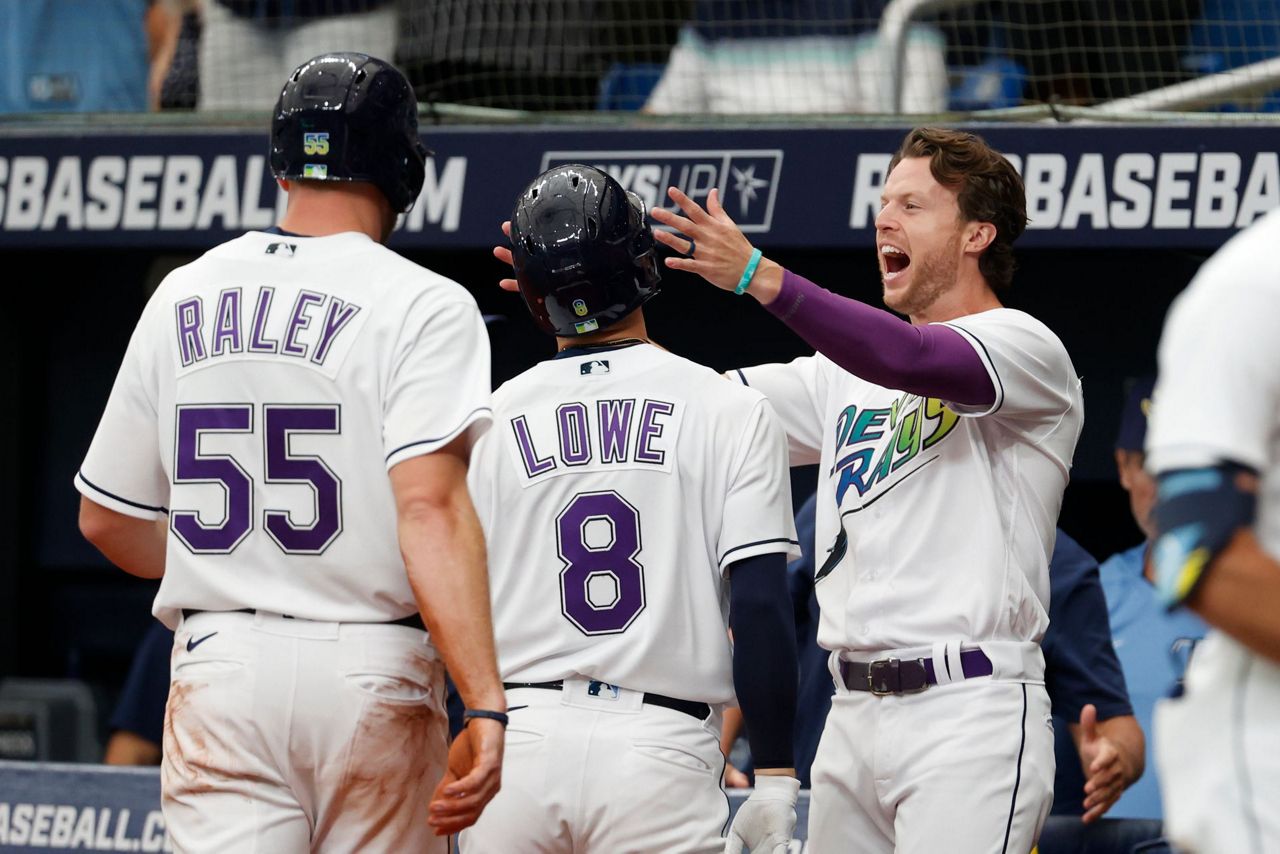 Lowe and Díaz homer, Rays beat Guardians 64