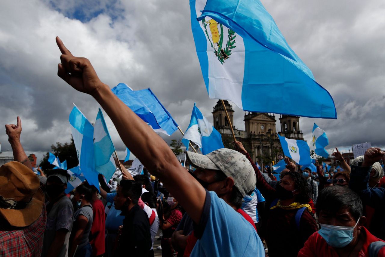 Protesters Burn Part Of Guatemalas Congress Building