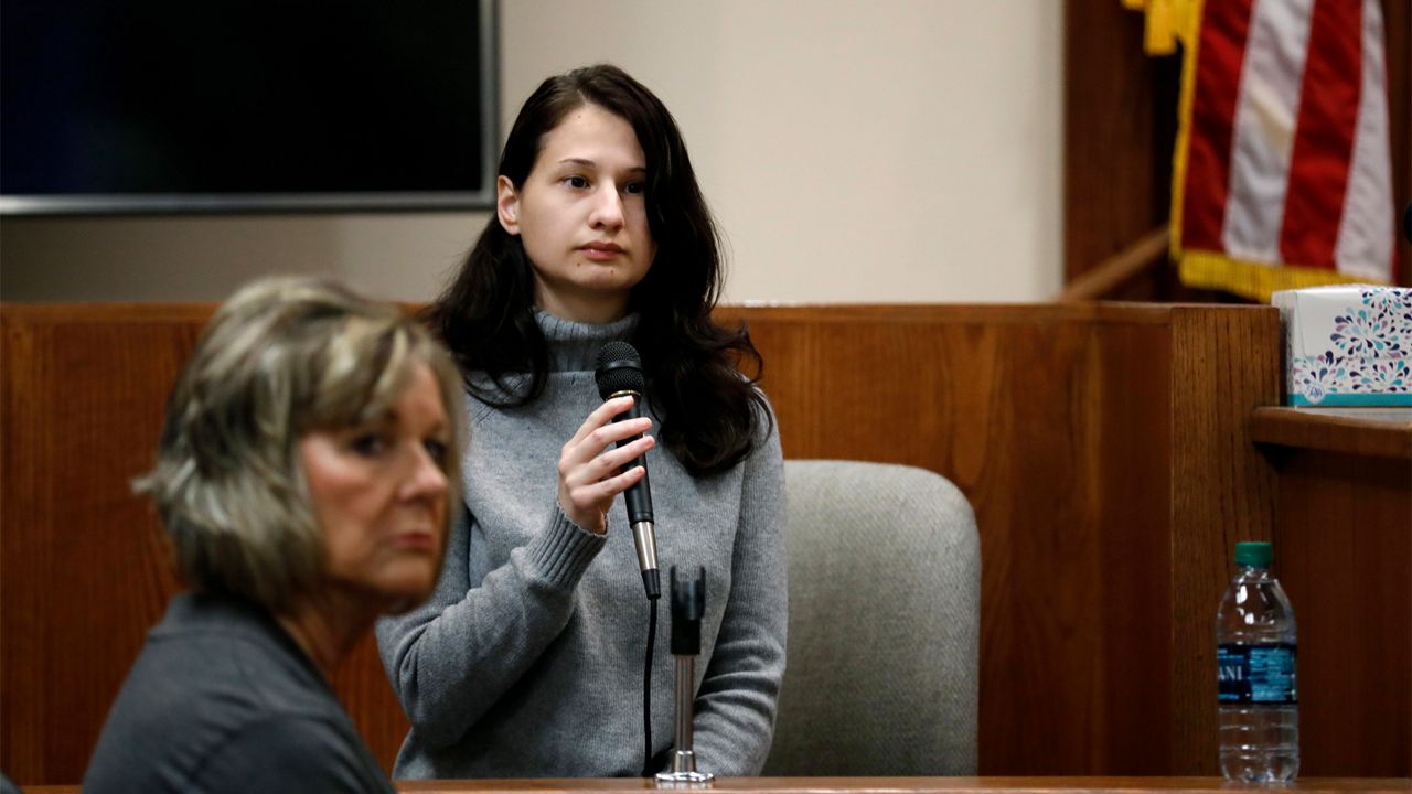 Gypsy Rose Blanchard takes the stand during the trial of her ex-boyfriend Nicholas Godejohn, Nov. 15, 2018, in Springfield, Mo (Nathan Papes/The Springfield News-Leader via AP)