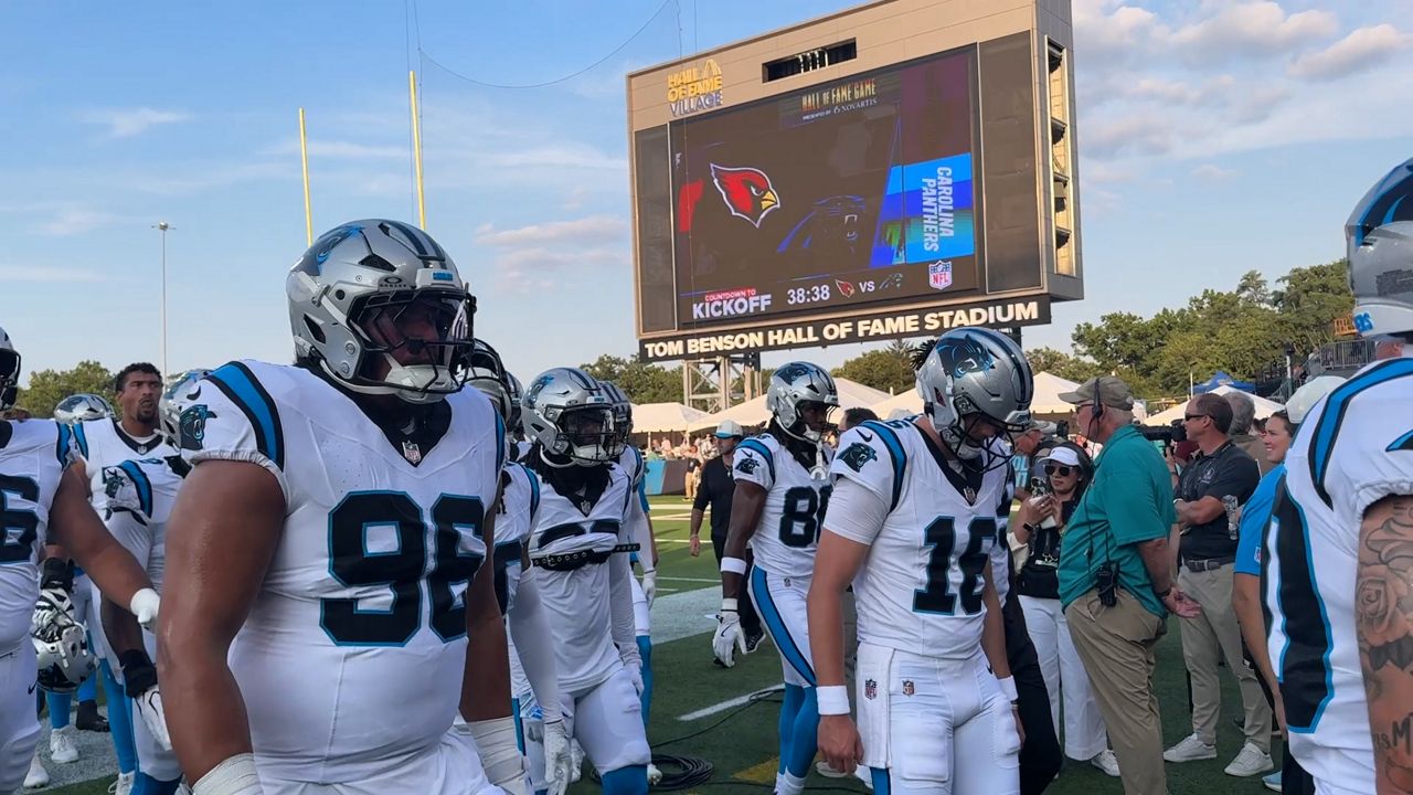 Fans, future Hall of Famers celebrate football's return in Canton