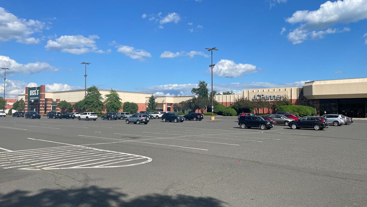 Hampshire Mall in Hadley to face foreclosure in June