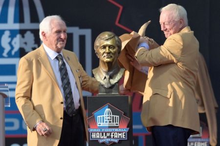 Gil Brandt gets his gold jacket, enshrined in Pro Football Hall of Fame