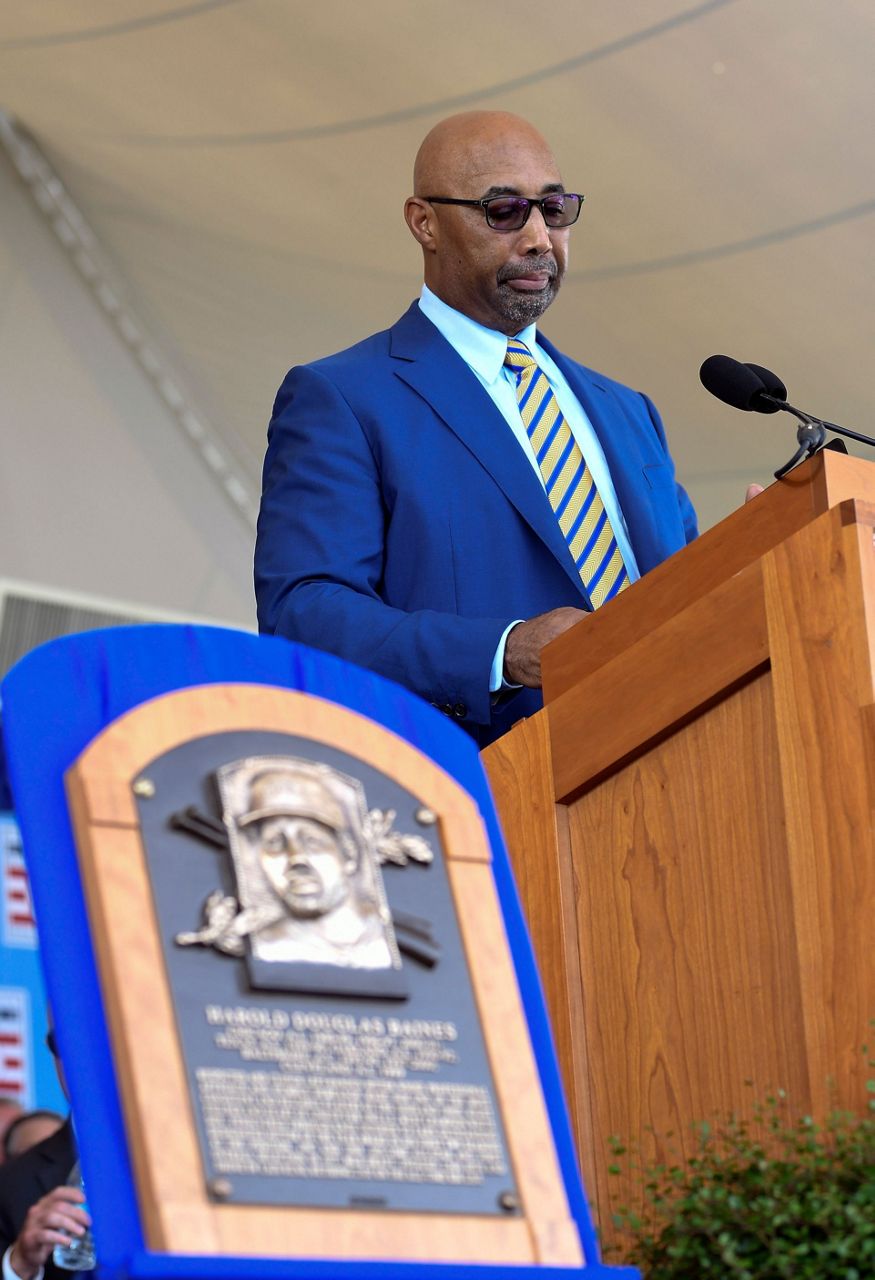 Big crowd gathering in sweltering heat for HOF inductions