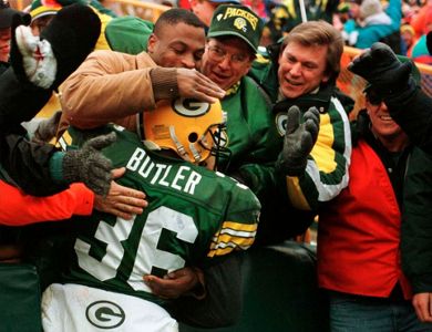 Packers to honor Hall of Famer Charles Woodson at halftime