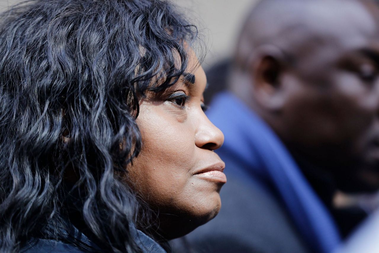 Lawsuit Harvard 'shamelessly' profits from photos of slaves