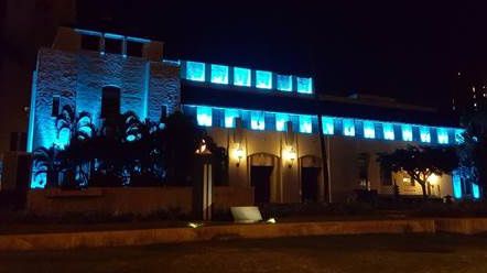 Honolulu Hale lit in blue (Photo courtesy City and County of Honolulu)