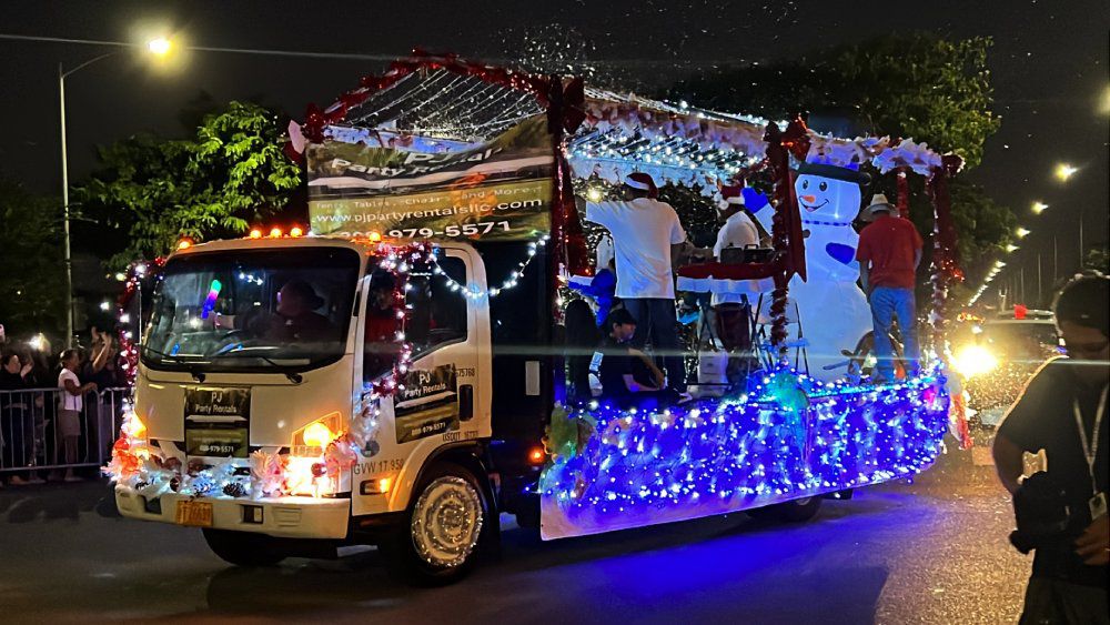 Kapolei Hale's 'Show Aloha this Holiday Season' on Nov. 30