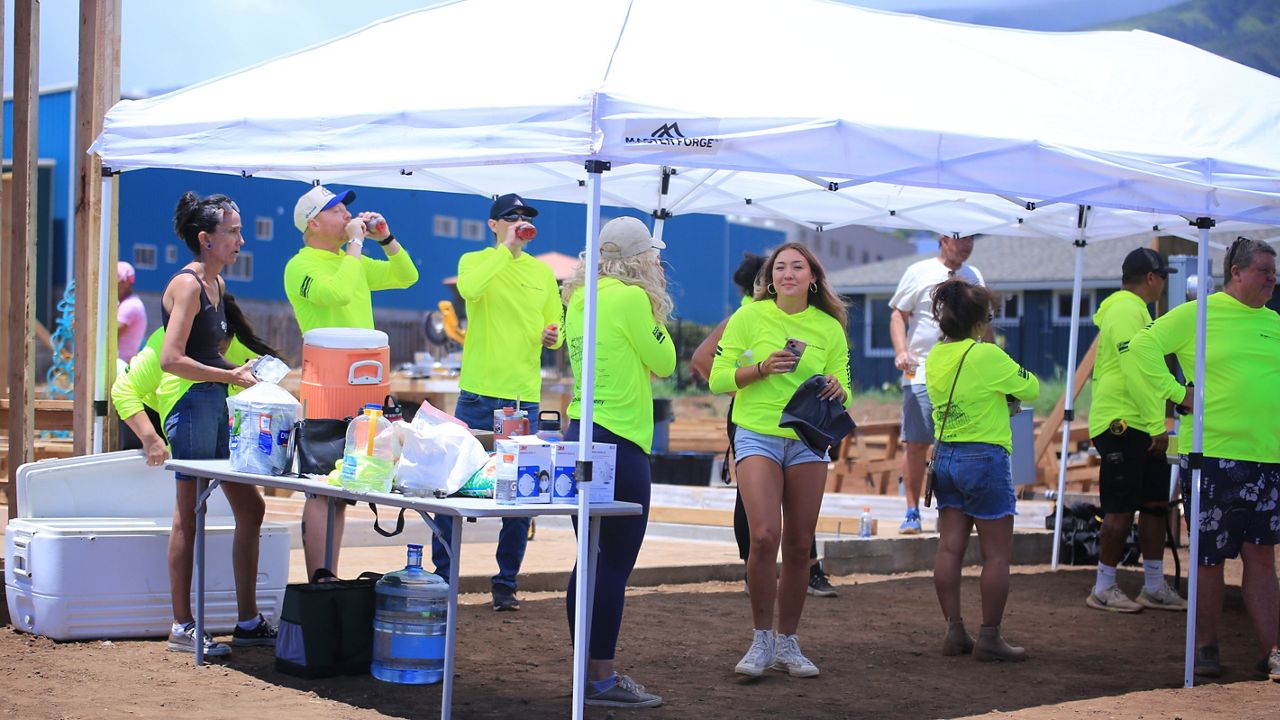 Los Angeles Rams rookies assist with rebuild of Lahaina home