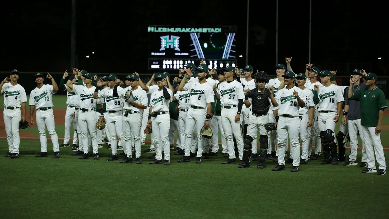 No. 5 Vanderbilt shows off its power to beat Hawaii to open baseball series