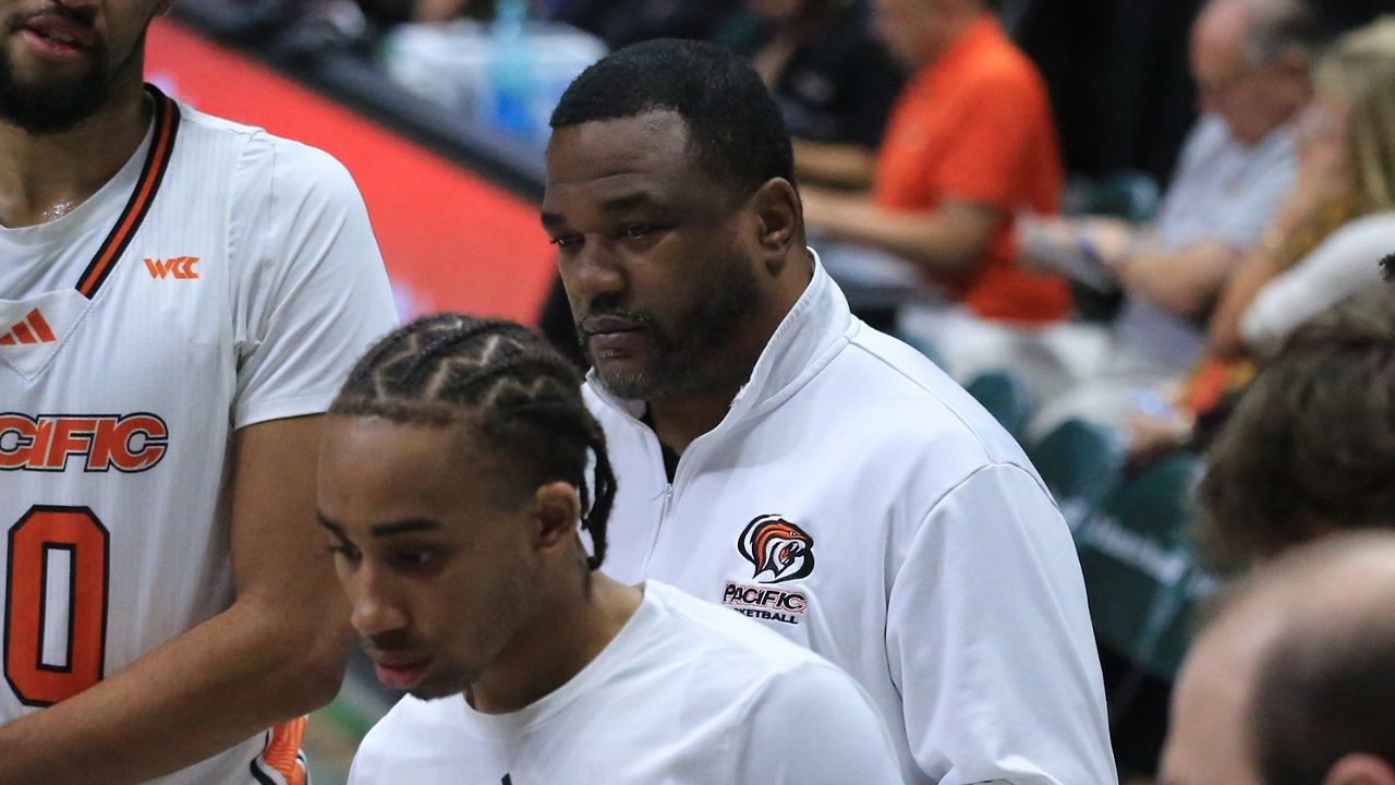 Hawaii hoops beats Pacific for Rainbow Classic championship