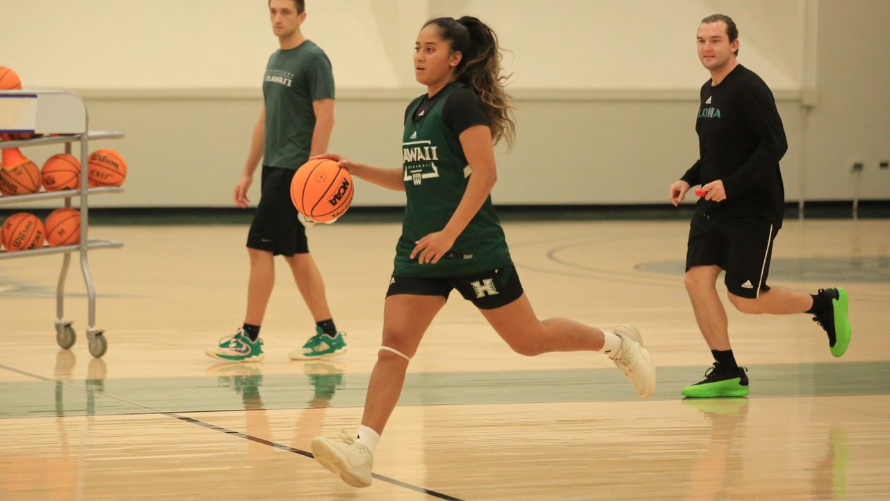 Hawaii senior guard Mia ‘Uhila, a transfer from Portland State seen at a preseason practice, faced her former team on the road in a Rainbow Wahine win on Saturday.