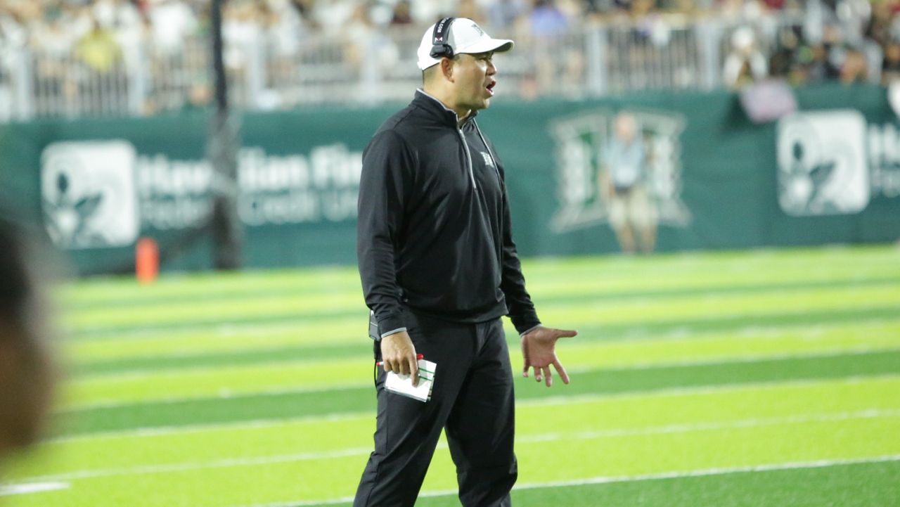 Hawaii football team overwhelmed by UNLV