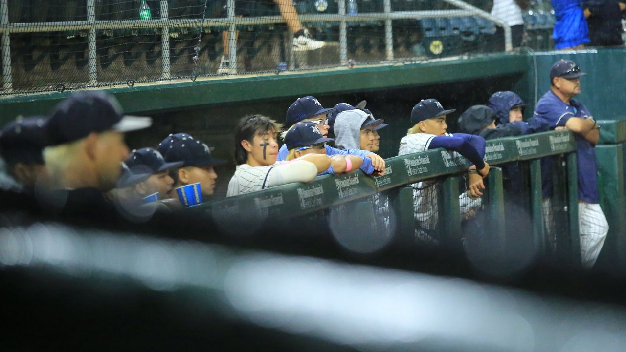 Heavy Rain Forces Delay in HHSAA Baseball Semifinals and Saint Louis-Maui High Softball Matchup