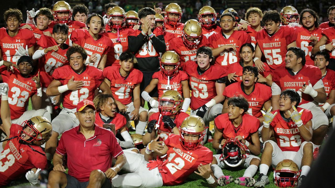Roosevelt beats Kaimuki for OIA Division II football title