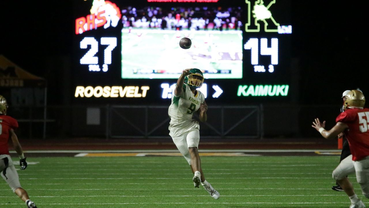 Roosevelt beats Kaimuki for OIA Division II football title