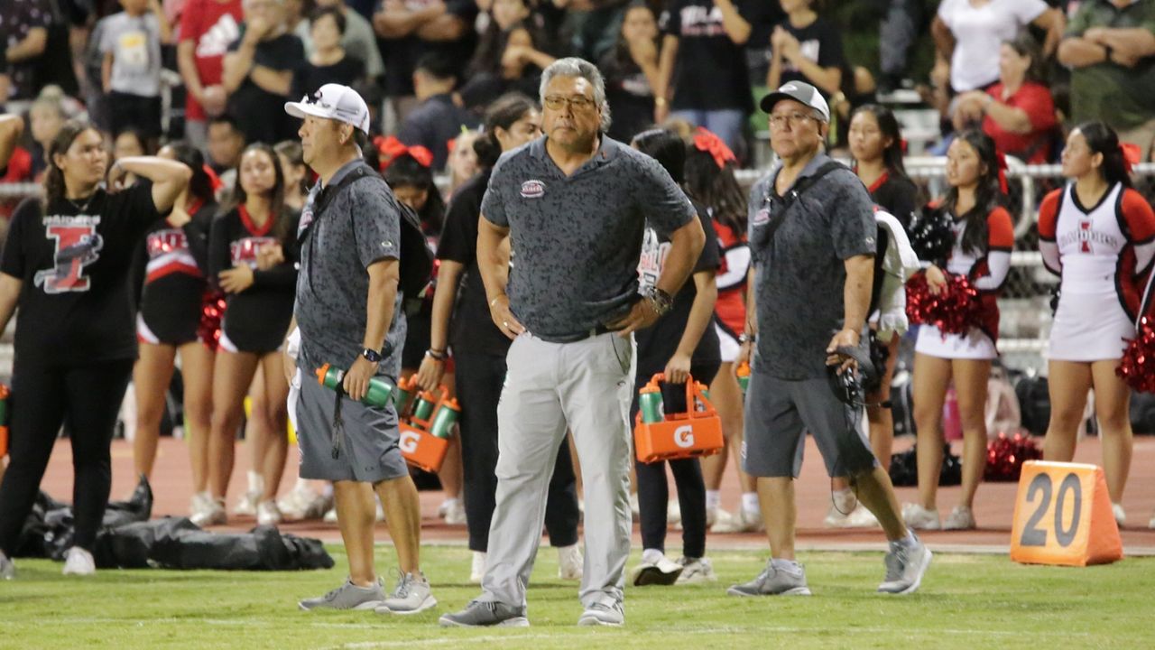 Damien wins ILH title with controversial finish over Iolani