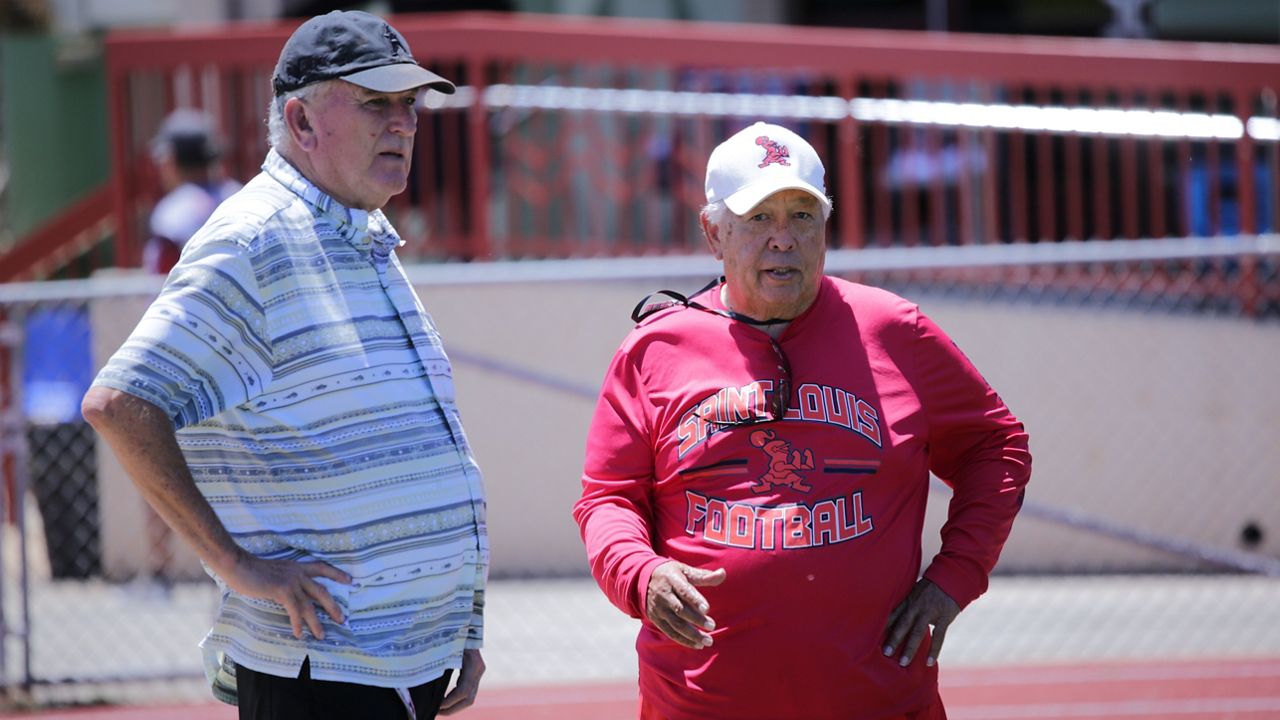 Jesse Sapolu, June Jones impressed by talent at GPA camp