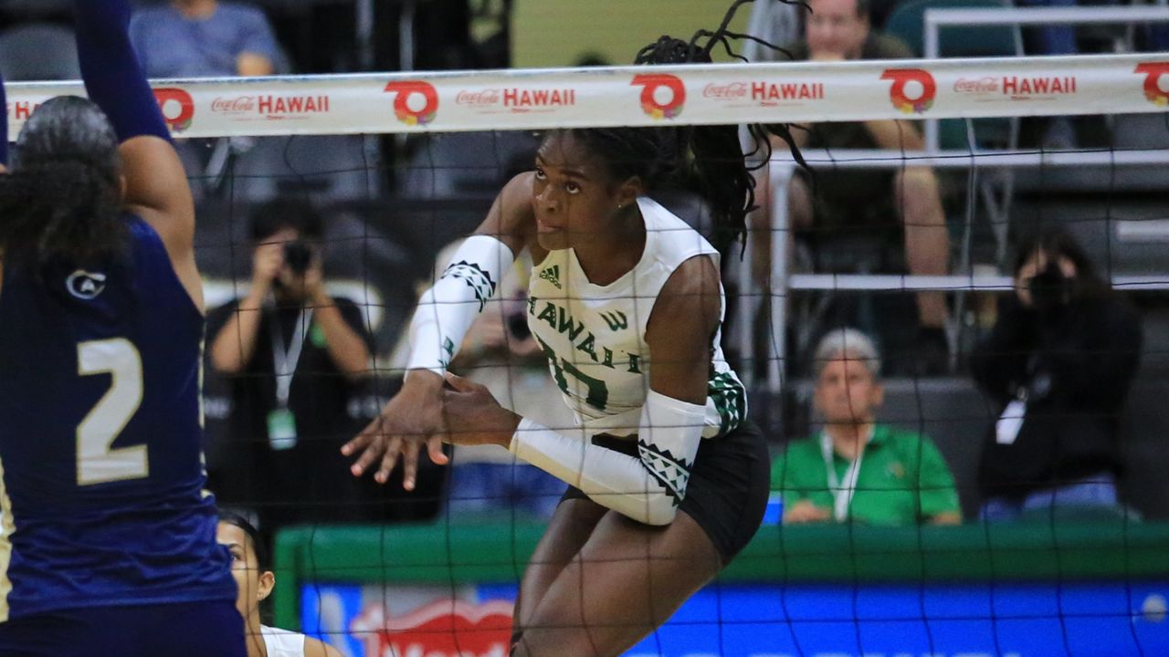 Former Hawaii women’s volleyball star Caylen Alexander commits to Missouri