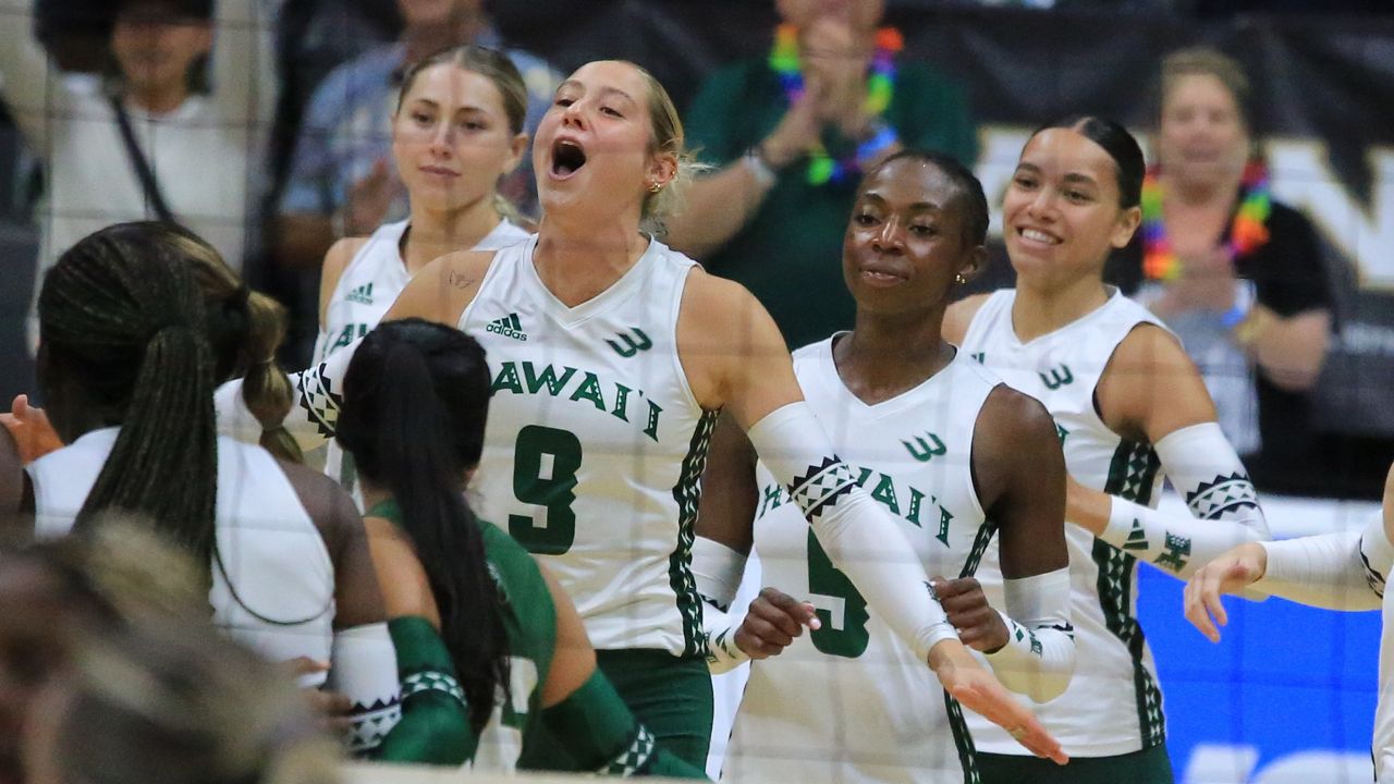 Hawaii volleyball's Tali Hakas (9) and Jacyn Bamis (5), seen last weekend against UC Riverside, played pivotal roles in the Rainbow Wahine's sweep victory at Cal Poly on Friday night.